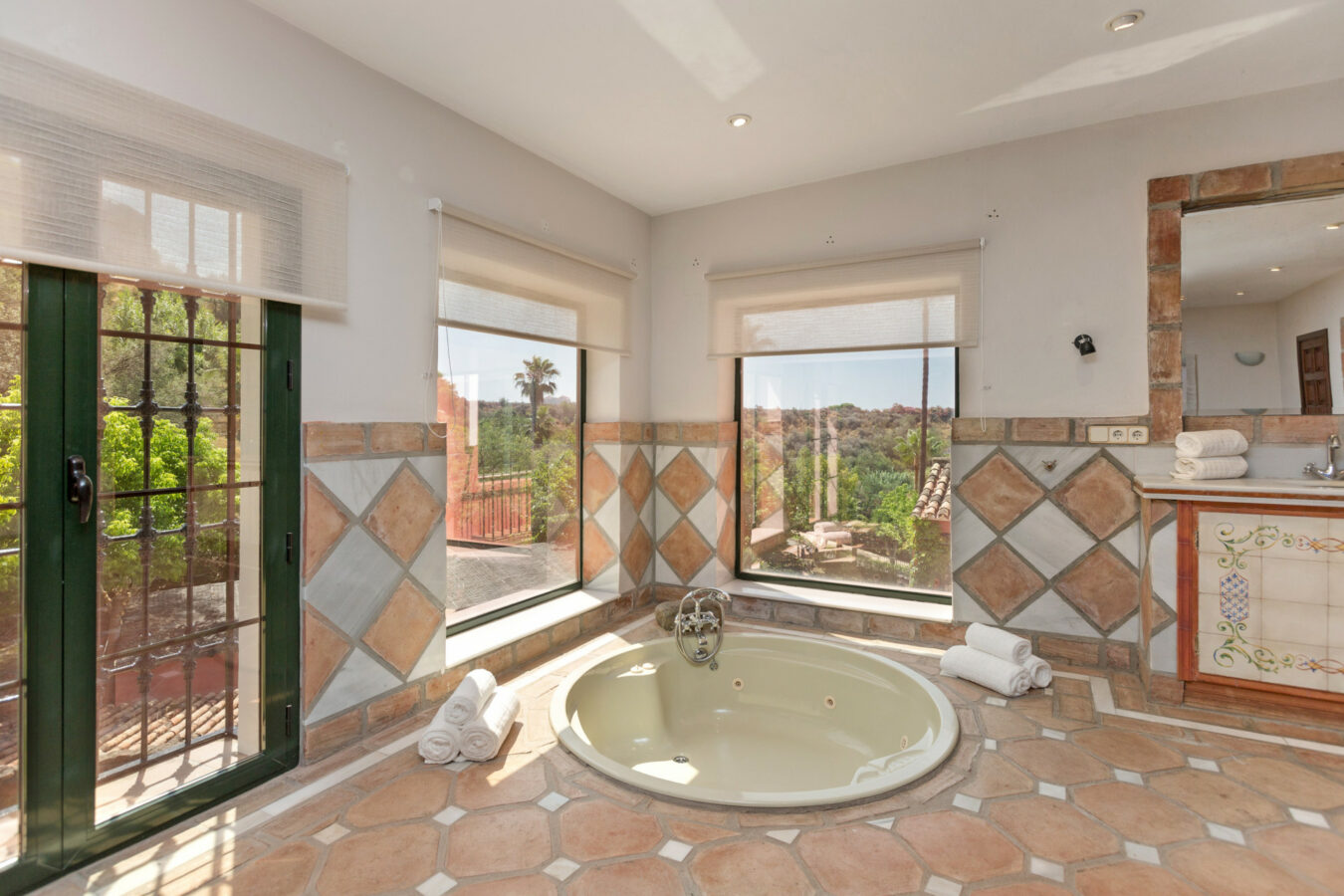 FOR SALE 🏡 Grand Mediterranean Estate with Private Tennis Court – Vega Colorado, Benahavís