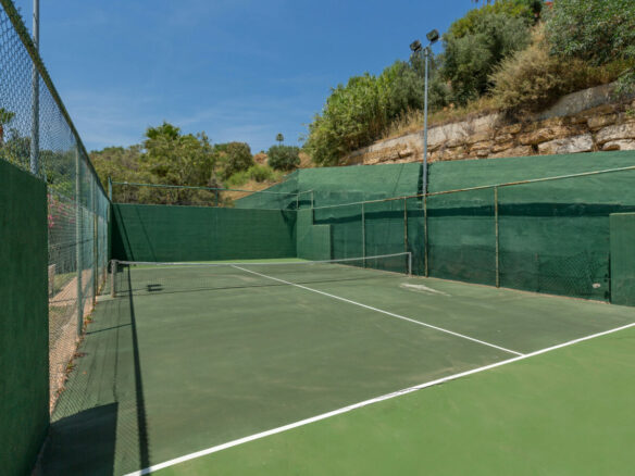 FOR SALE 🏡 Grand Mediterranean Estate with Private Tennis Court – Vega Colorado, Benahavís