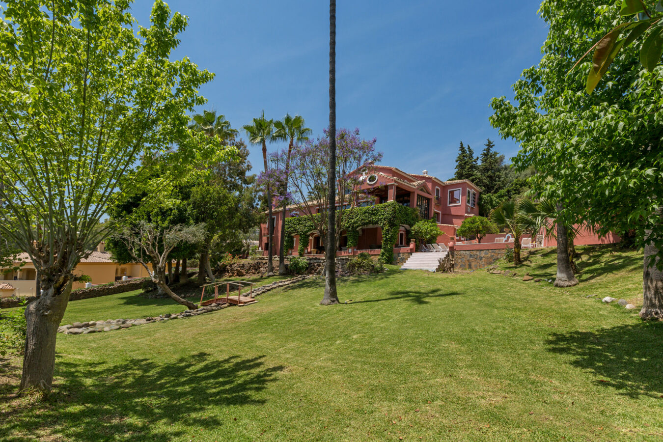 FOR SALE 🏡 Grand Mediterranean Estate with Private Tennis Court – Vega Colorado, Benahavís