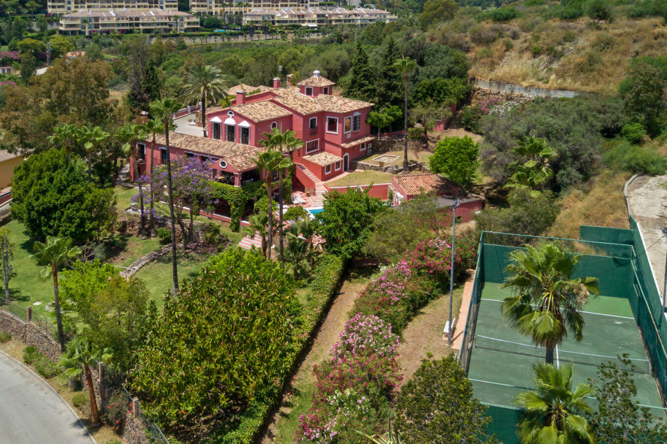 FOR SALE 🏡 Grand Mediterranean Estate with Private Tennis Court – Vega Colorado, Benahavís