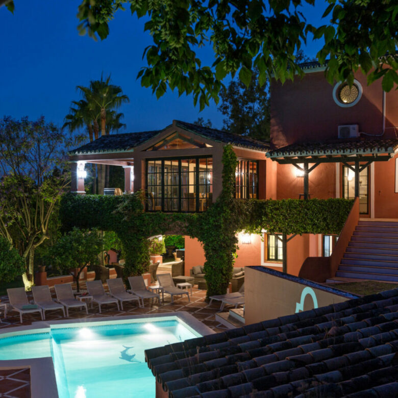 FOR SALE 🏡 Grand Mediterranean Estate with Private Tennis Court – Vega Colorado, Benahavís