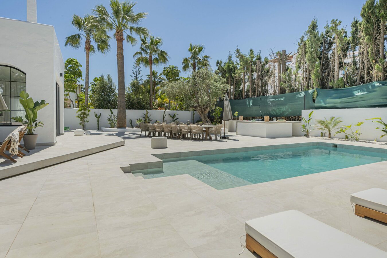 FOR RENT 🏡 8 Bedroom Beachside Villa with Rooftop Terrace – Cortijo Blanco, San Pedro, Marbella