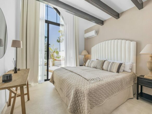 FOR RENT 🏡 8 Bedroom Beachside Villa with Rooftop Terrace – Cortijo Blanco, San Pedro, Marbella