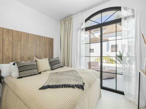 FOR RENT 🏡 8 Bedroom Beachside Villa with Rooftop Terrace – Cortijo Blanco, San Pedro, Marbella