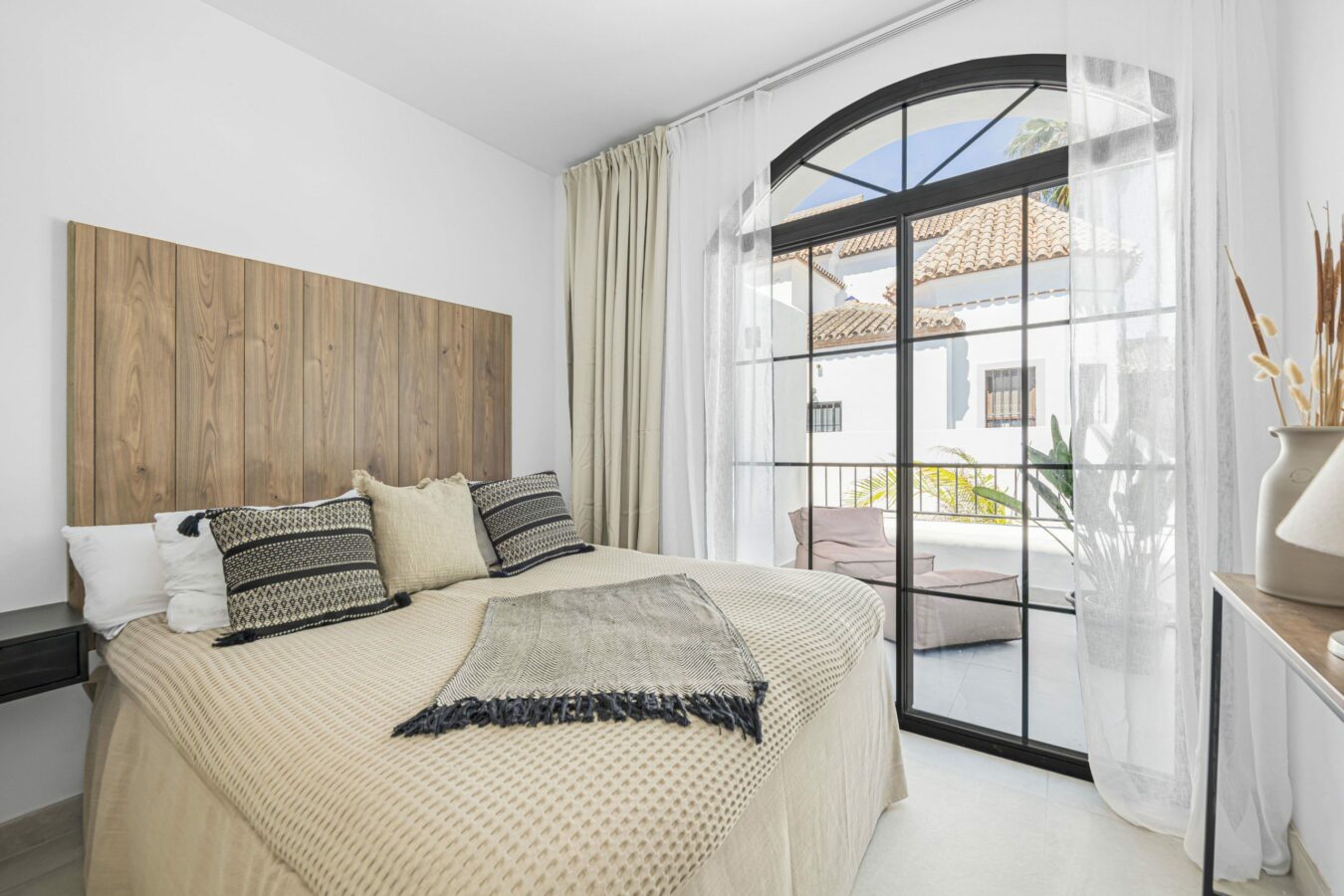 FOR RENT 🏡 8 Bedroom Beachside Villa with Rooftop Terrace – Cortijo Blanco, San Pedro, Marbella