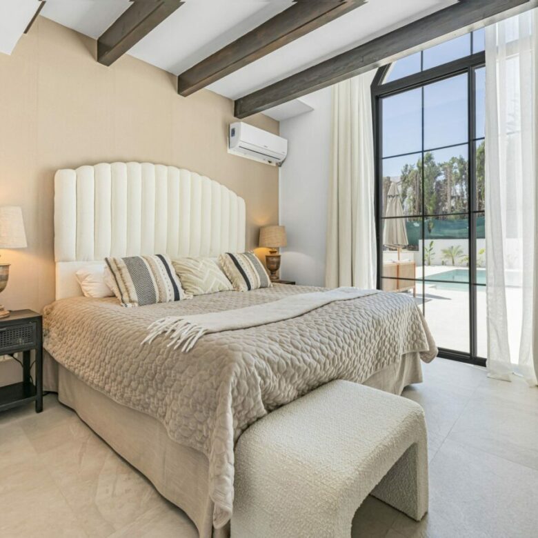 FOR RENT 🏡 8 Bedroom Beachside Villa with Rooftop Terrace – Cortijo Blanco, San Pedro, Marbella