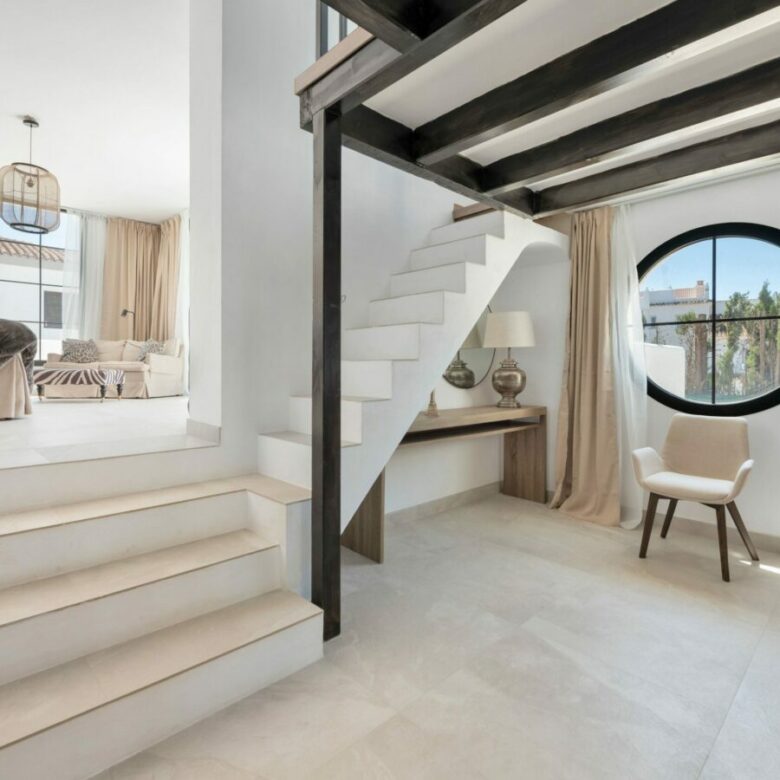 FOR RENT 🏡 8 Bedroom Beachside Villa with Rooftop Terrace – Cortijo Blanco, San Pedro, Marbella