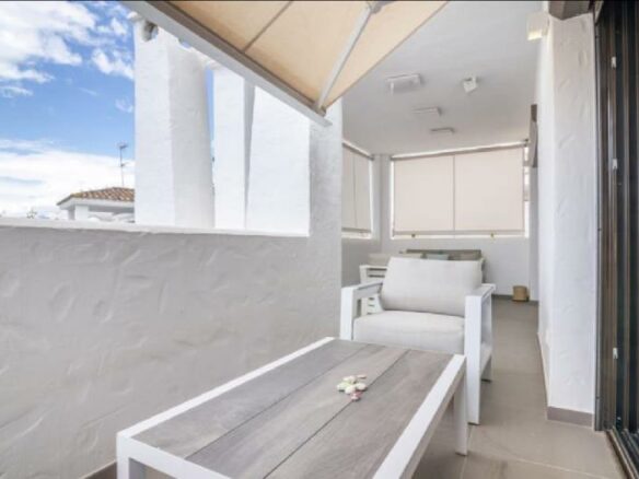 FOR SALE 🏡 Renovated Duplex Penthouse with Sea Views – Villa Marina, Puerto Banús, Marbella