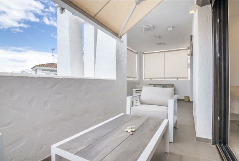 FOR SALE 🏡 Renovated Duplex Penthouse with Sea Views – Villa Marina, Puerto Banús, Marbella