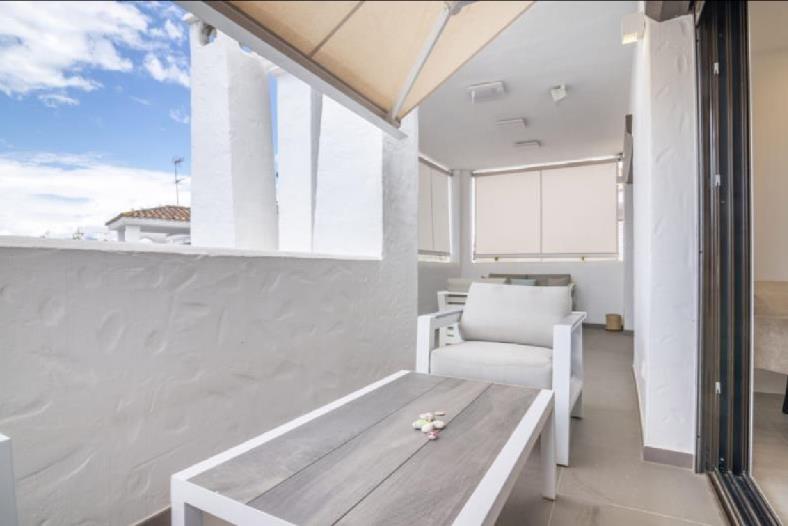 FOR SALE 🏡 Renovated Duplex Penthouse with Sea Views – Villa Marina, Puerto Banús, Marbella