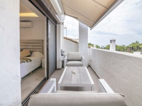 FOR SALE 🏡 Renovated Duplex Penthouse with Sea Views – Villa Marina, Puerto Banús, Marbella