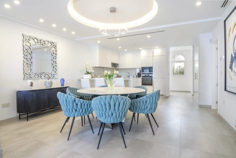 FOR SALE 🏡 Renovated Duplex Penthouse with Sea Views – Villa Marina, Puerto Banús, Marbella