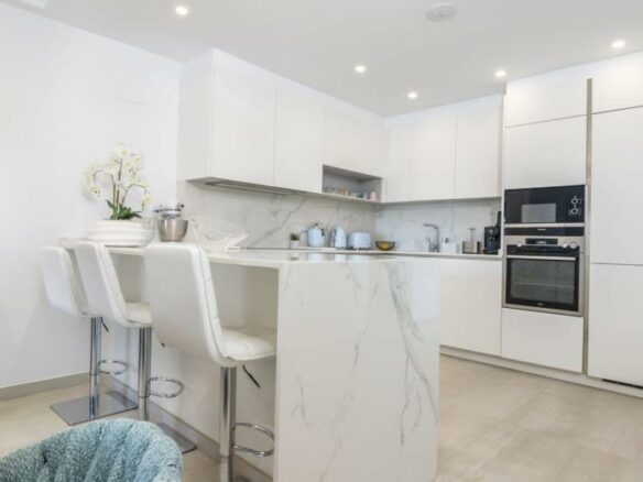 FOR SALE 🏡 Renovated Duplex Penthouse with Sea Views – Villa Marina, Puerto Banús, Marbella
