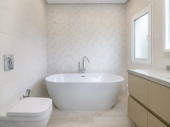 FOR SALE 🏡 Renovated Duplex Penthouse with Sea Views – Villa Marina, Puerto Banús, Marbella