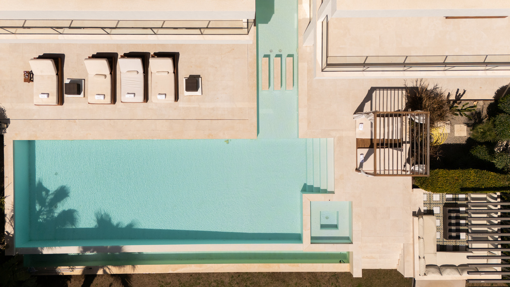 FOR RENT 🏡 Contemporary 7 Bedroom Villa with Heated Pool – La Cerquilla, Nueva Andalucía