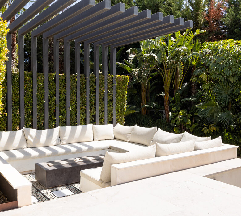 FOR RENT 🏡 Contemporary 7 Bedroom Villa with Heated Pool – La Cerquilla, Nueva Andalucía