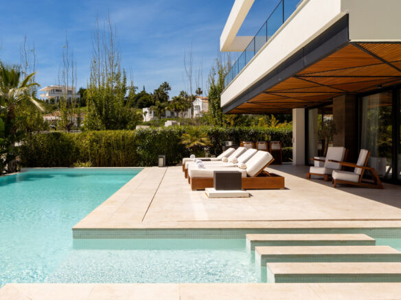 FOR RENT 🏡 Contemporary 7 Bedroom Villa with Heated Pool – La Cerquilla, Nueva Andalucía