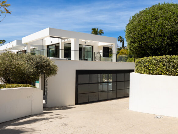 FOR RENT 🏡 Contemporary 7 Bedroom Villa with Heated Pool – La Cerquilla, Nueva Andalucía