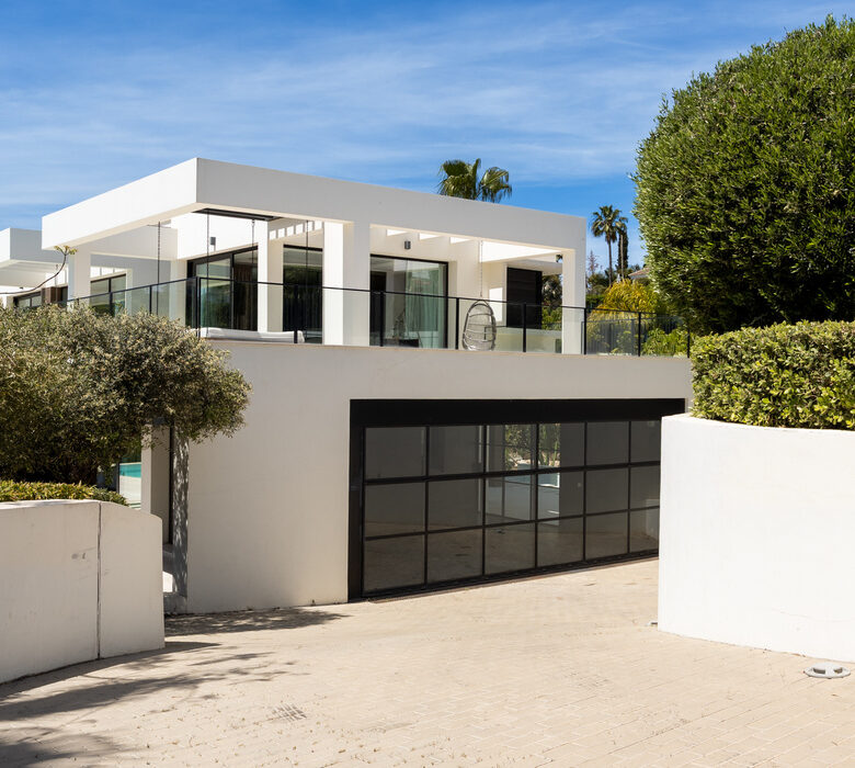 FOR RENT 🏡 Contemporary 7 Bedroom Villa with Heated Pool – La Cerquilla, Nueva Andalucía