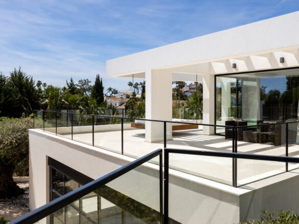FOR RENT 🏡 Contemporary 7 Bedroom Villa with Heated Pool – La Cerquilla, Nueva Andalucía