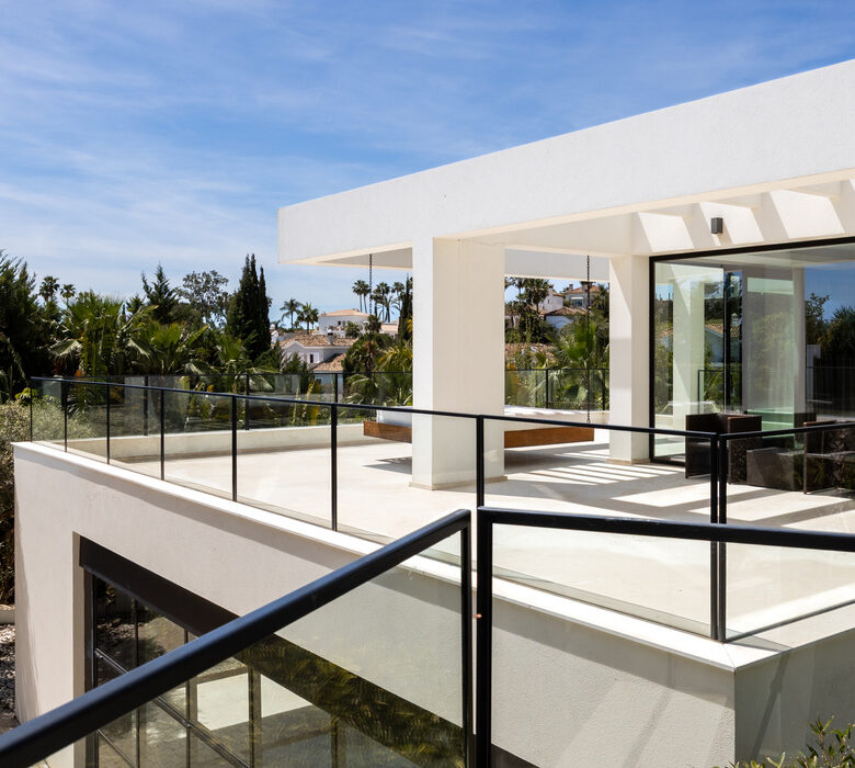 FOR RENT 🏡 Contemporary 7 Bedroom Villa with Heated Pool – La Cerquilla, Nueva Andalucía