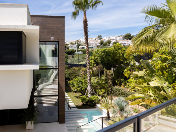 FOR RENT 🏡 Contemporary 7 Bedroom Villa with Heated Pool – La Cerquilla, Nueva Andalucía