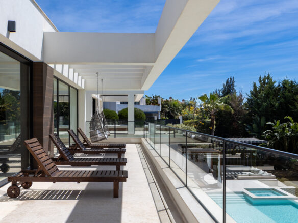 FOR RENT 🏡 Contemporary 7 Bedroom Villa with Heated Pool – La Cerquilla, Nueva Andalucía