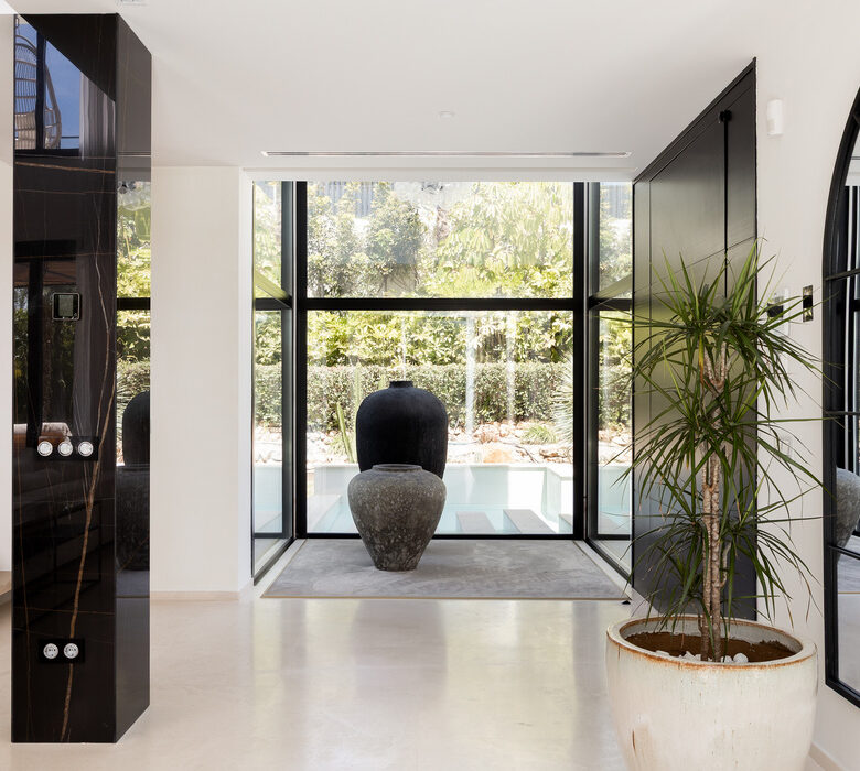 FOR RENT 🏡 Contemporary 7 Bedroom Villa with Heated Pool – La Cerquilla, Nueva Andalucía