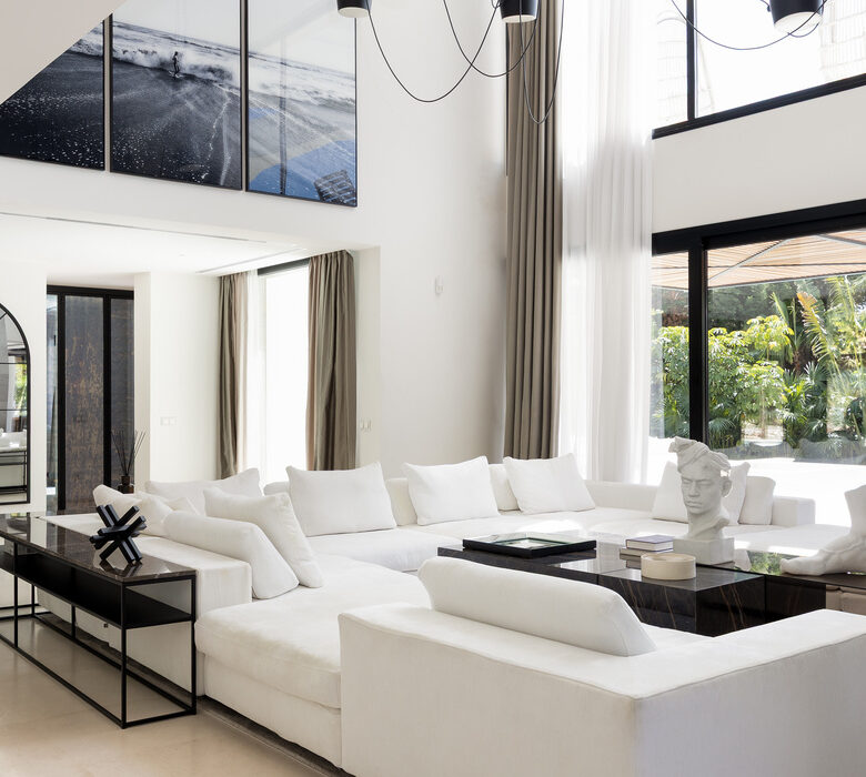 FOR RENT 🏡 Contemporary 7 Bedroom Villa with Heated Pool – La Cerquilla, Nueva Andalucía