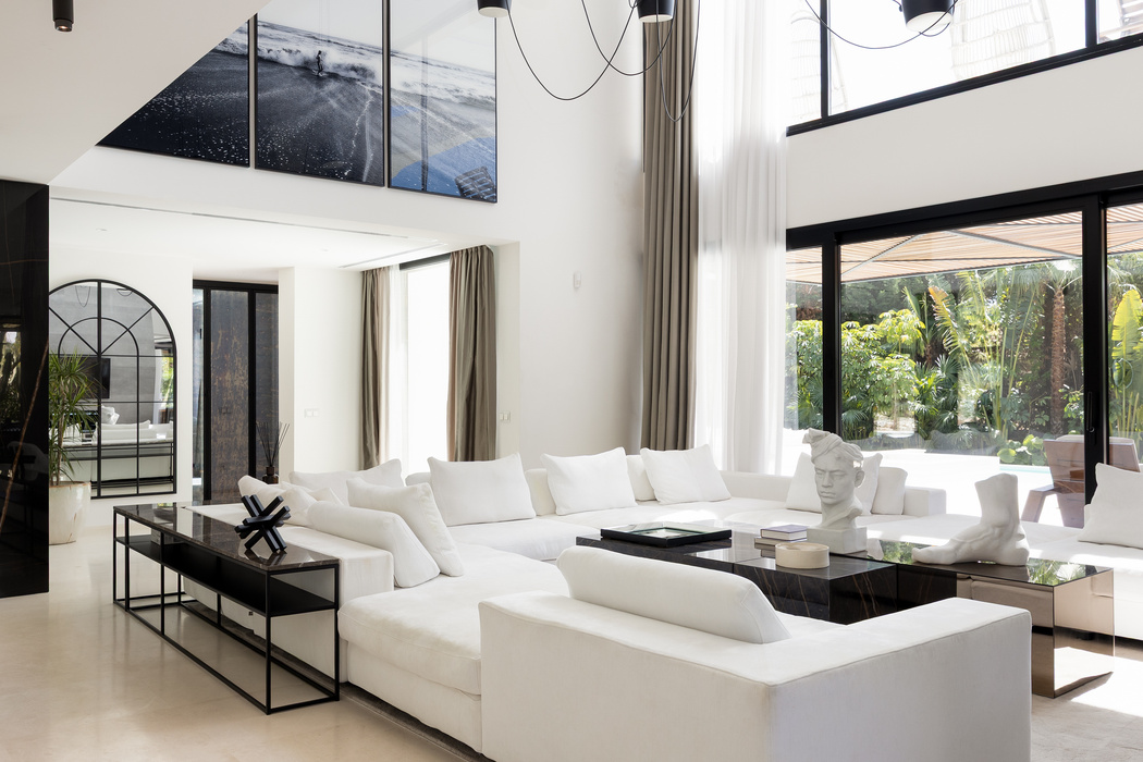 FOR RENT 🏡 Contemporary 7 Bedroom Villa with Heated Pool – La Cerquilla, Nueva Andalucía