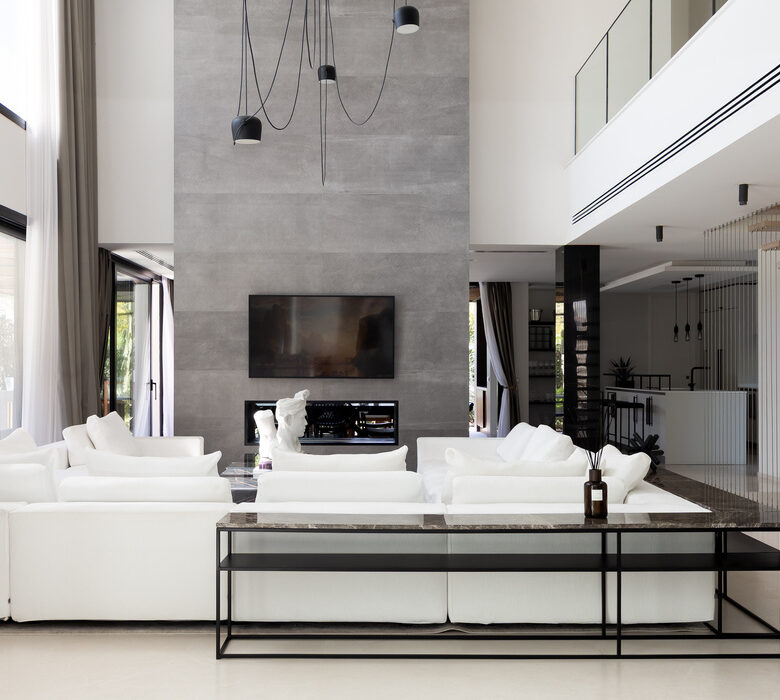 FOR RENT 🏡 Contemporary 7 Bedroom Villa with Heated Pool – La Cerquilla, Nueva Andalucía