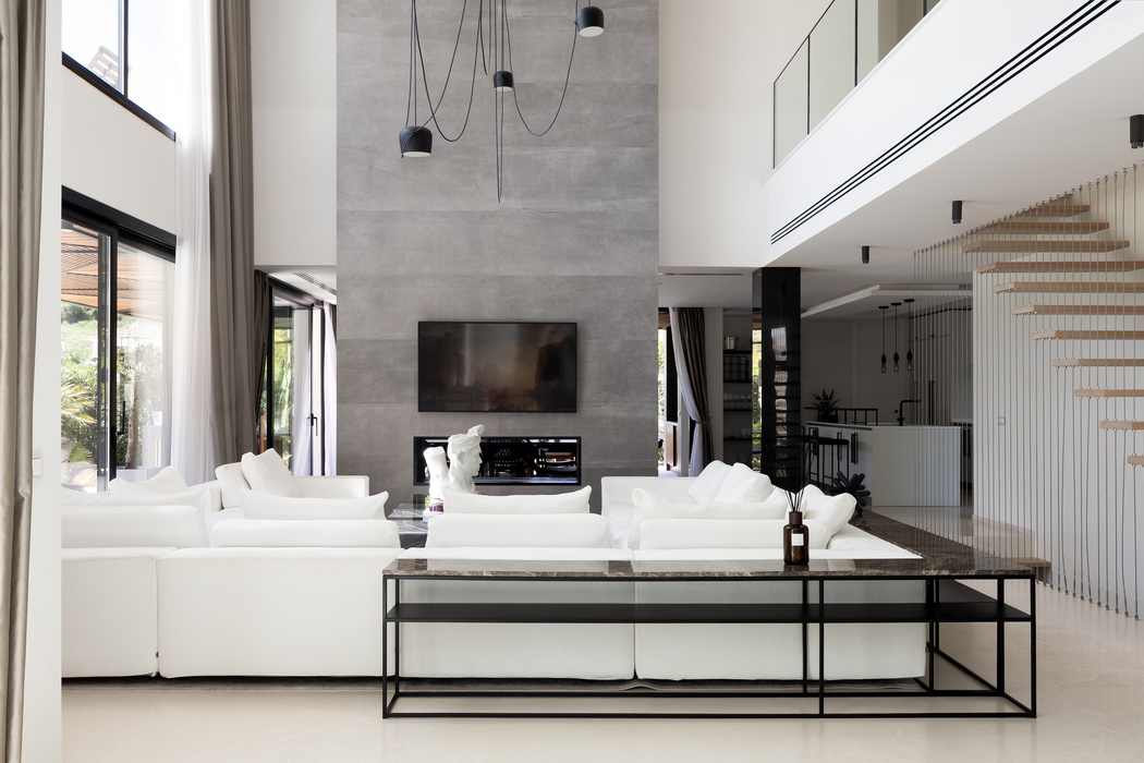 FOR RENT 🏡 Contemporary 7 Bedroom Villa with Heated Pool – La Cerquilla, Nueva Andalucía