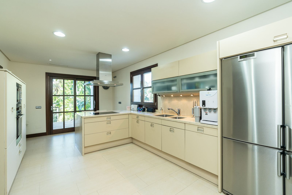 For Sale | Reduced Andalusian Villa with Renovation Potential