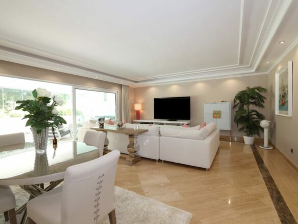 FOR SALE 🏡 Ground Floor Two-Bedroom Apartment with Oversized Terrace – Embrujo de Banús, Puerto Banús 🇪🇸