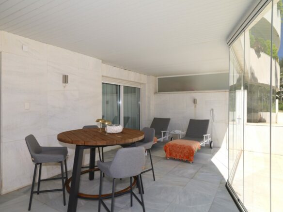 FOR SALE 🏡 Ground Floor Two-Bedroom Apartment with Oversized Terrace – Embrujo de Banús, Puerto Banús 🇪🇸