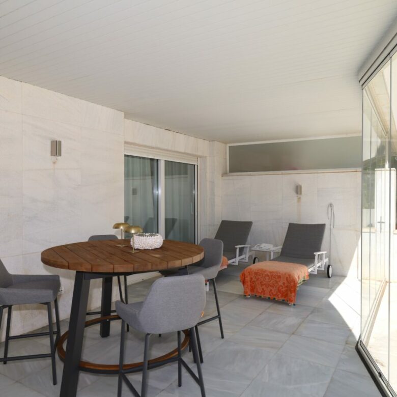 FOR SALE 🏡 Ground Floor Two-Bedroom Apartment with Oversized Terrace – Embrujo de Banús, Puerto Banús 🇪🇸