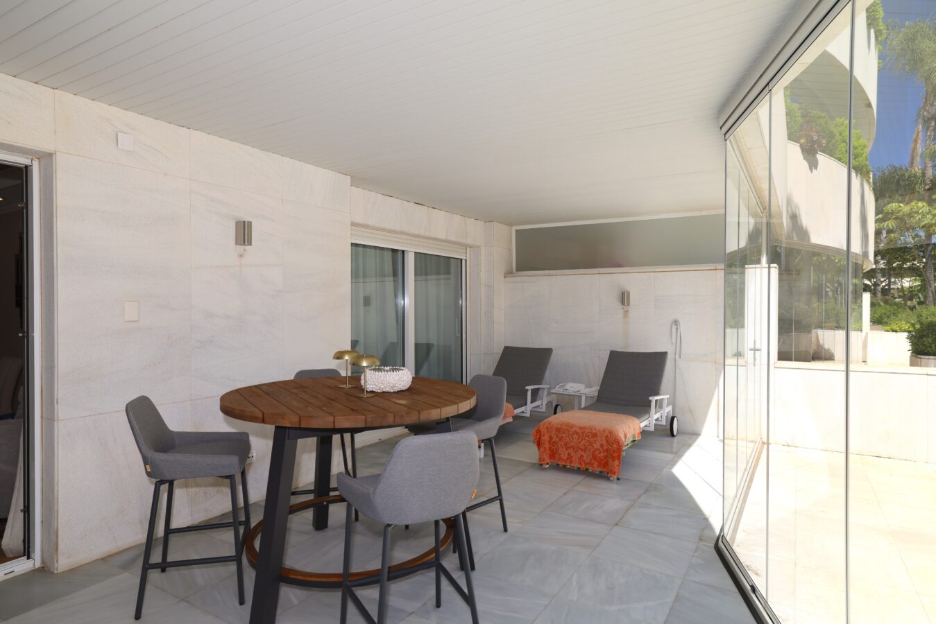 FOR SALE 🏡 Ground Floor Two-Bedroom Apartment with Oversized Terrace – Embrujo de Banús, Puerto Banús 🇪🇸