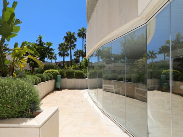 FOR SALE 🏡 Ground Floor Two-Bedroom Apartment with Oversized Terrace – Embrujo de Banús, Puerto Banús 🇪🇸