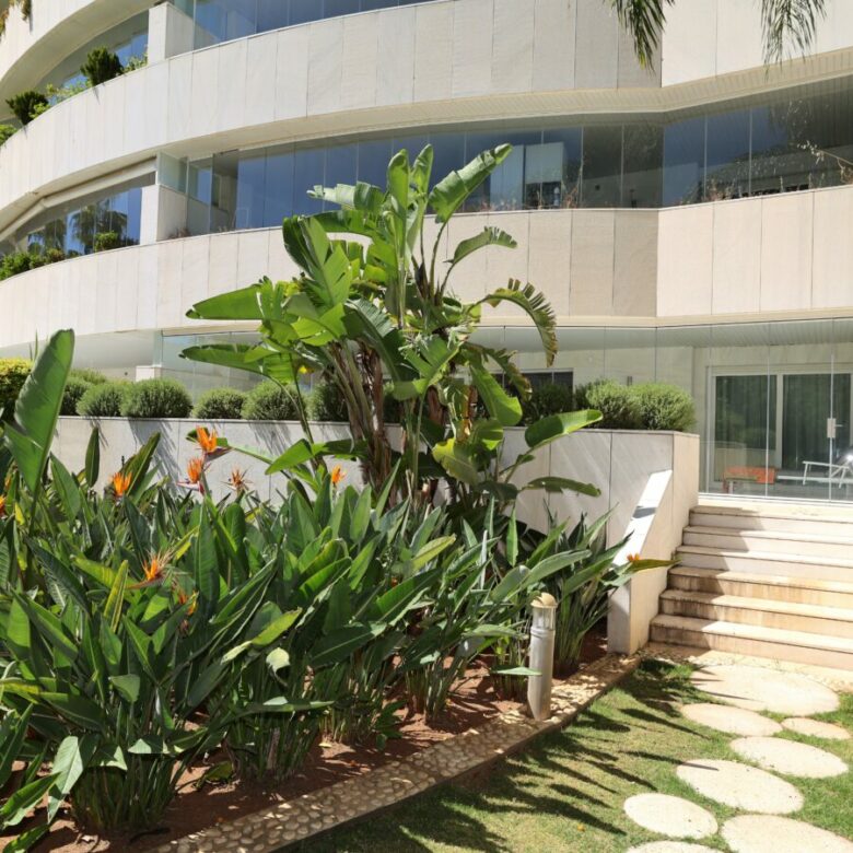 FOR SALE 🏡 Ground Floor Two-Bedroom Apartment with Oversized Terrace – Embrujo de Banús, Puerto Banús 🇪🇸