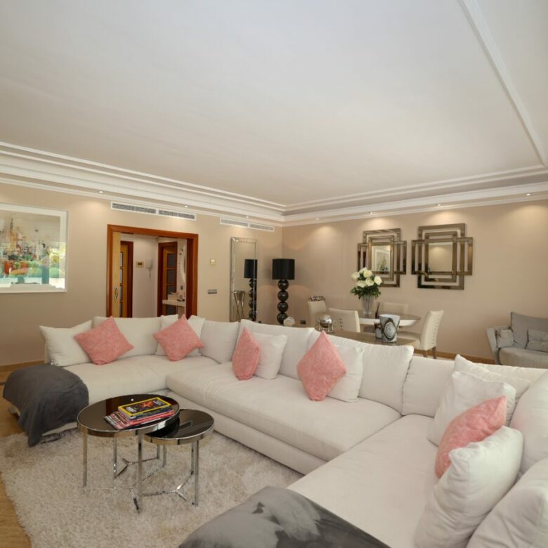 FOR SALE 🏡 Ground Floor Two-Bedroom Apartment with Oversized Terrace – Embrujo de Banús, Puerto Banús 🇪🇸