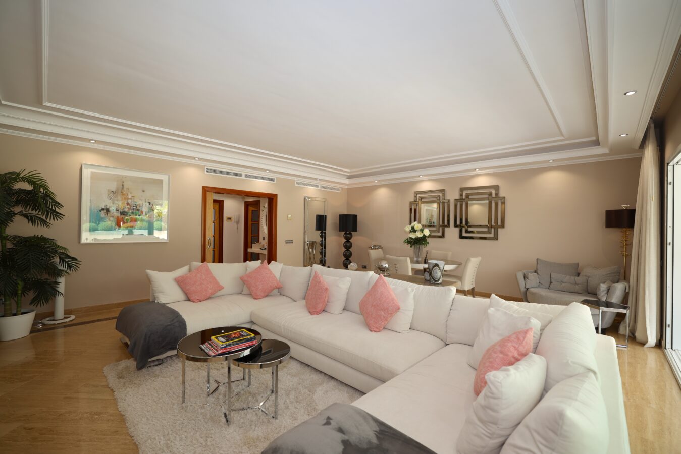 FOR SALE 🏡 Ground Floor Two-Bedroom Apartment with Oversized Terrace – Embrujo de Banús, Puerto Banús 🇪🇸