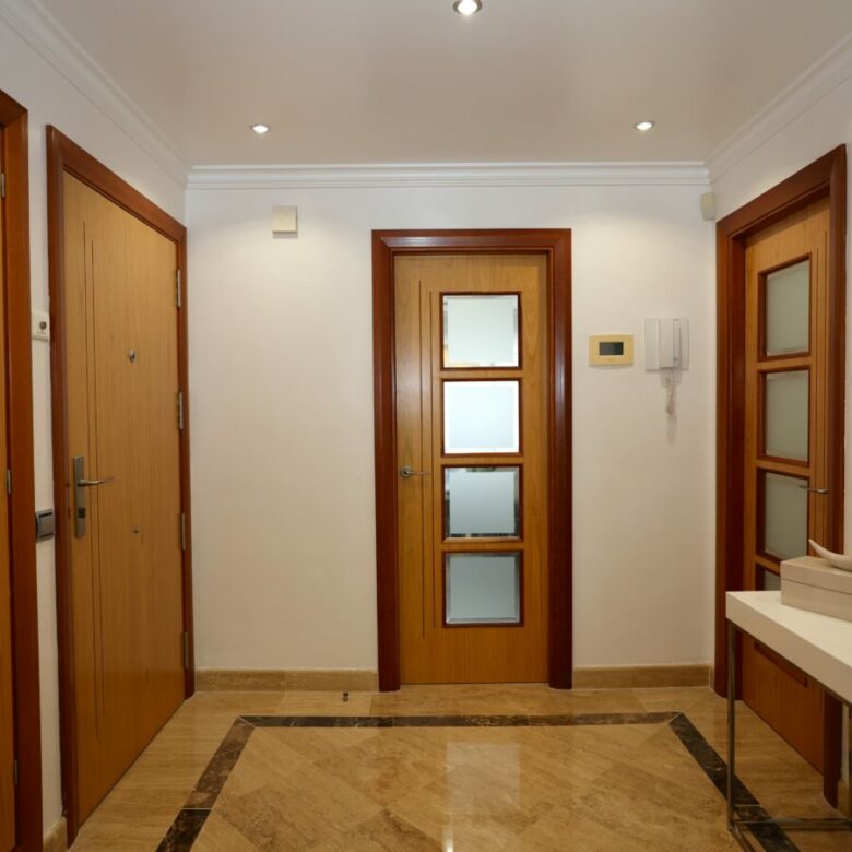 FOR SALE 🏡 Ground Floor Two-Bedroom Apartment with Oversized Terrace – Embrujo de Banús, Puerto Banús 🇪🇸