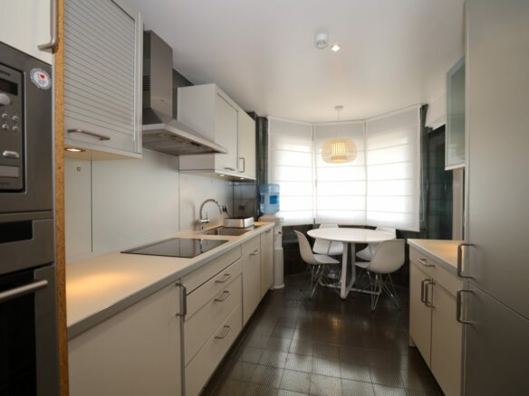 FOR SALE 🏡 Ground Floor Two-Bedroom Apartment with Oversized Terrace – Embrujo de Banús, Puerto Banús 🇪🇸