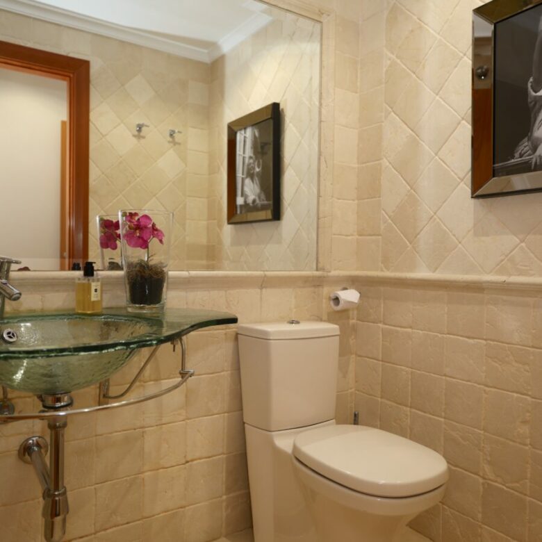 FOR SALE 🏡 Ground Floor Two-Bedroom Apartment with Oversized Terrace – Embrujo de Banús, Puerto Banús 🇪🇸