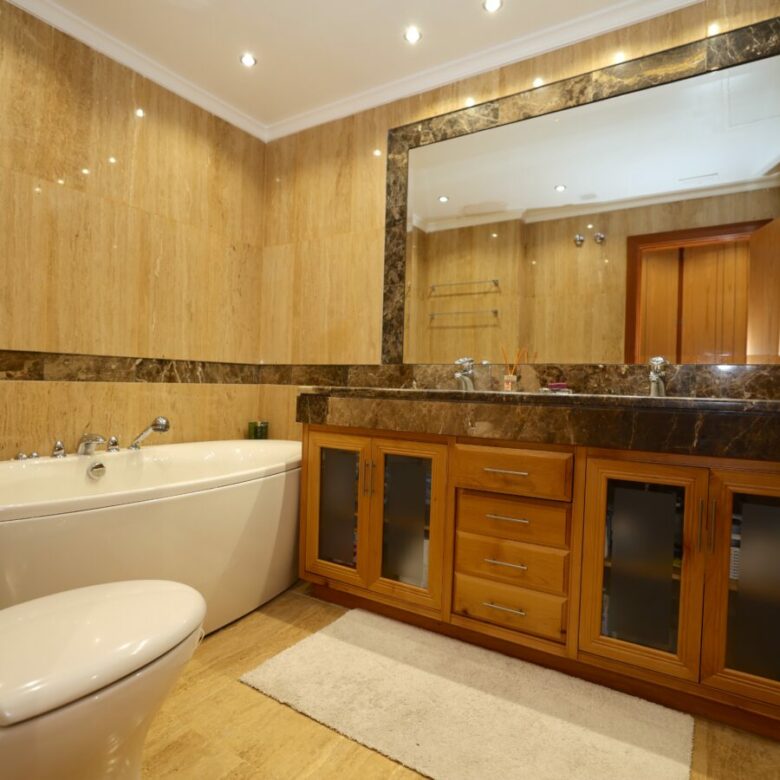 FOR SALE 🏡 Ground Floor Two-Bedroom Apartment with Oversized Terrace – Embrujo de Banús, Puerto Banús 🇪🇸