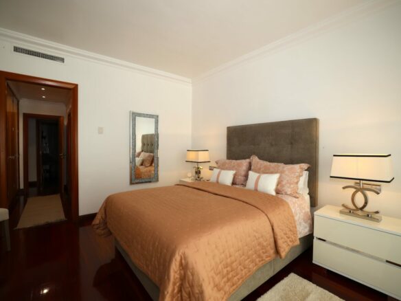 FOR SALE 🏡 Ground Floor Two-Bedroom Apartment with Oversized Terrace – Embrujo de Banús, Puerto Banús 🇪🇸