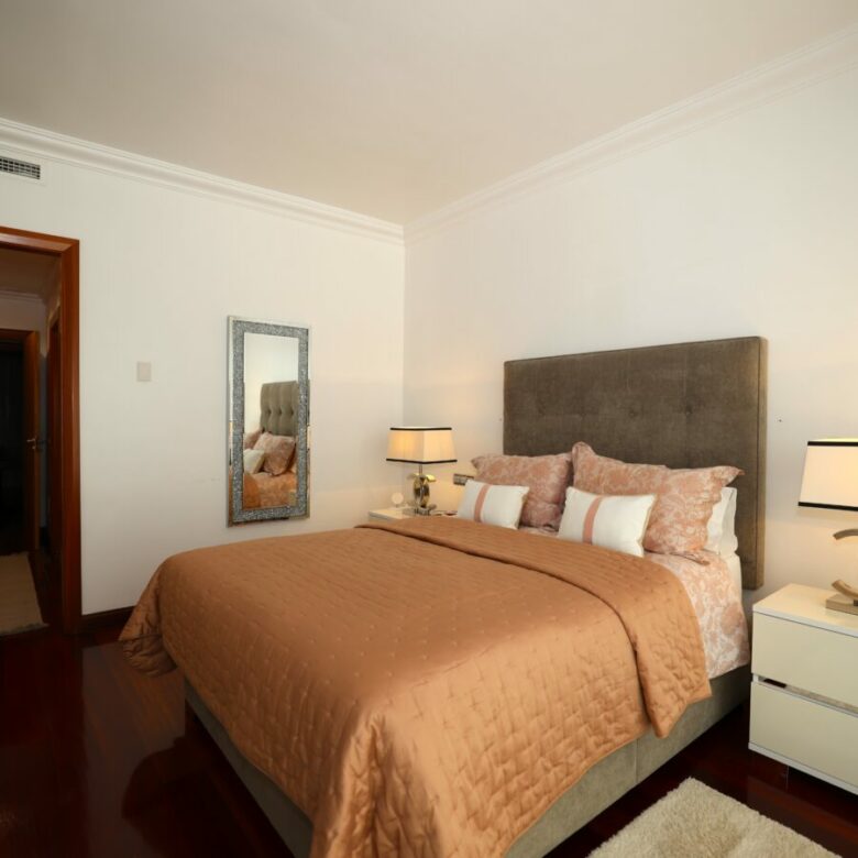 FOR SALE 🏡 Ground Floor Two-Bedroom Apartment with Oversized Terrace – Embrujo de Banús, Puerto Banús 🇪🇸