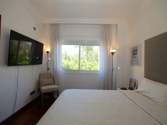 FOR SALE 🏡 Ground Floor Two-Bedroom Apartment with Oversized Terrace – Embrujo de Banús, Puerto Banús 🇪🇸