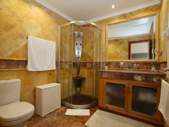 FOR SALE 🏡 Ground Floor Two-Bedroom Apartment with Oversized Terrace – Embrujo de Banús, Puerto Banús 🇪🇸