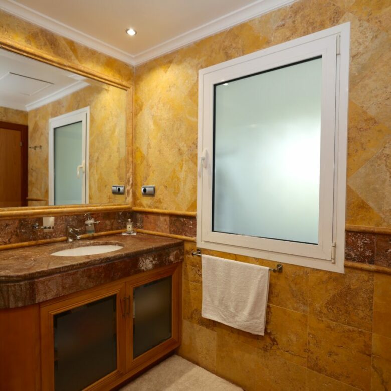 FOR SALE 🏡 Ground Floor Two-Bedroom Apartment with Oversized Terrace – Embrujo de Banús, Puerto Banús 🇪🇸